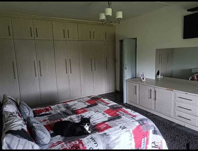 4 BEDROOM HOUSE FOR SALE IN BEREA WEST